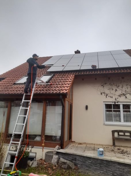 Professionelle Reinigung für Solar 